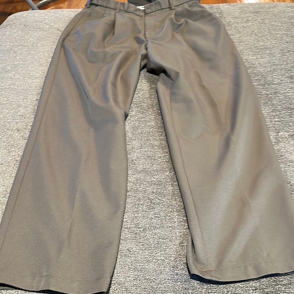 HAGGAR mens dress pants; size 34x30